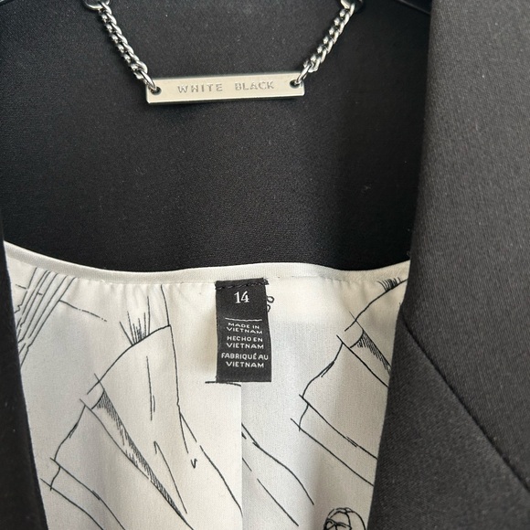 White House Black Market Editor Blazer - Black, size 14 - Picture 2 of 5